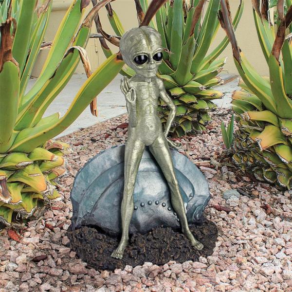 Roswell The Alien With Spacecraft Statue plus freight