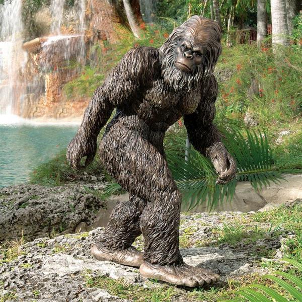 Large Bigfoot The Garden Yeti Statue plus freight
