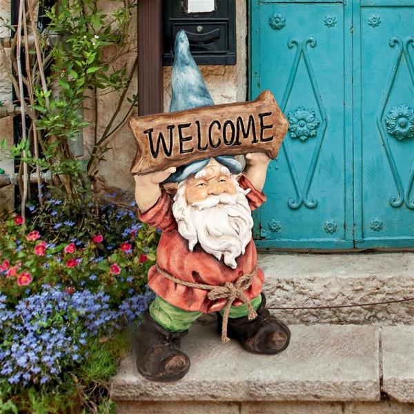 Welcoming Willie Garden Gnome Statue plus freight