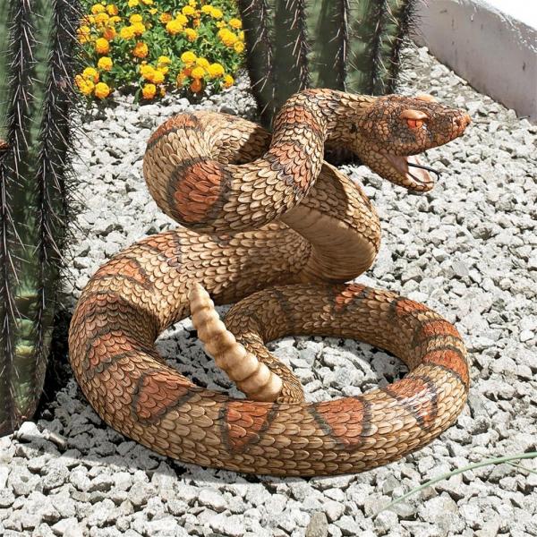 Western Diamond Back Rattlesnake Statue plus freight