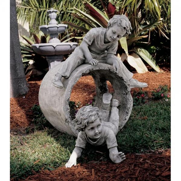 Hide & Seek Kids Statue plus freight