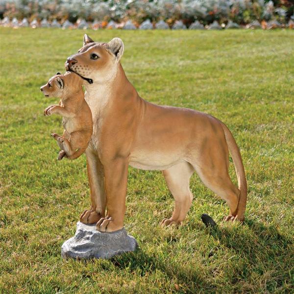 Lioness With Cub Statue plus freight