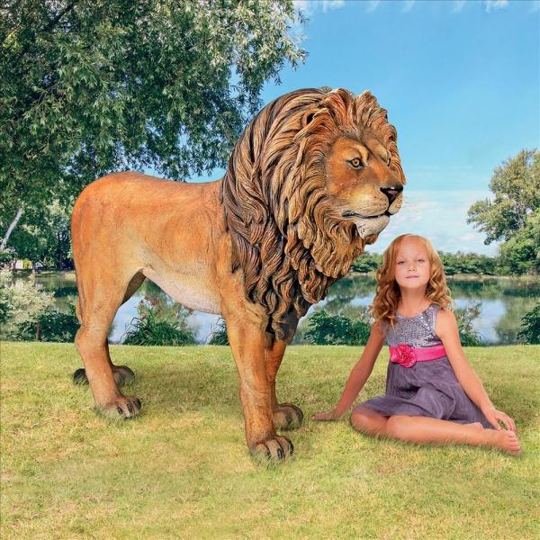 Life Size King of The Lions Statue plus freight