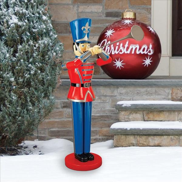 Medium Trumpeting Soldier Statue plus freight