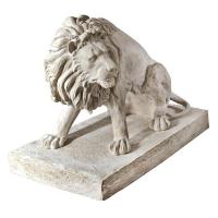 Kingsbury Garden Lion Looking Left plus freight-DTNE203071