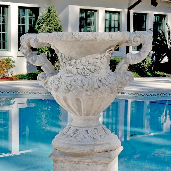 Elysee Palace Garden Urn plus freight