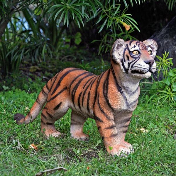 Standing Tiger Cub plus freight