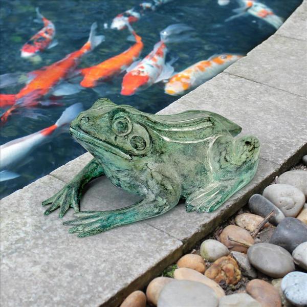 Small Bull Frog Statue plus freight