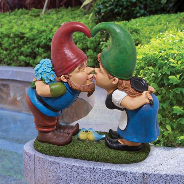 Kiss And Tell Lover Gnomes Statue plus freight