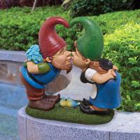 Kiss And Tell Lover Gnomes Statue plus freight-DTQM2796400
