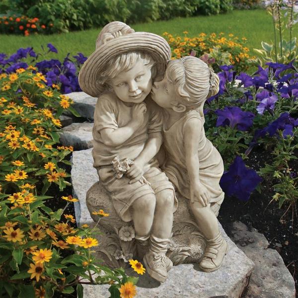 Kissing Kids Boy And Girl Statue plus freight